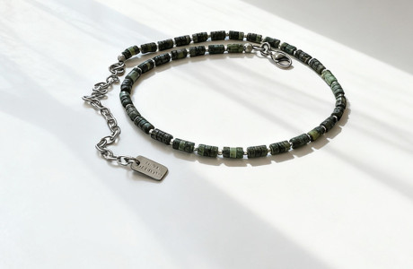 שרשרת אבנים ירוקות