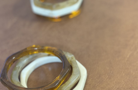 צמיד אקריל רחב