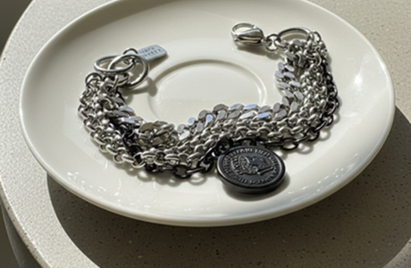 צמיד שכבות מטבע שחור