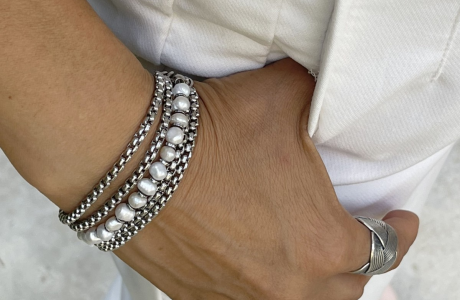 layered bracelet with a layer of luxurious pearls