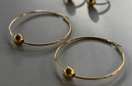 זוג עגילי חישוק כדור 