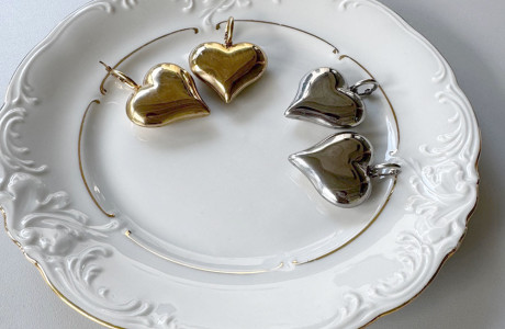 זוג עגילי חישוק קטן לב ענק