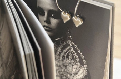 זוג עגילי חישוק כדור 