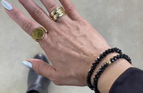 Black crystal bead bracelet that sparkles and shines