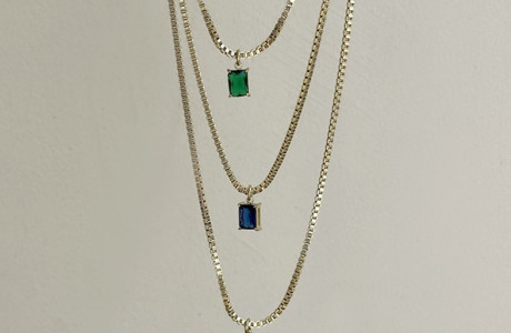 new!! A delicate necklace with a perfect square zircon pendant!
