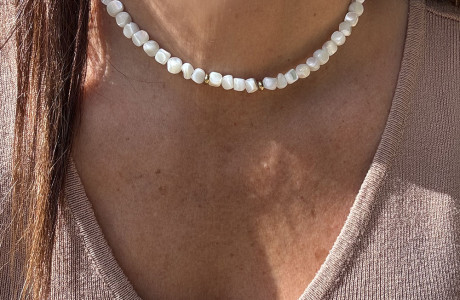 new! Shell necklace with perfect hematite beads