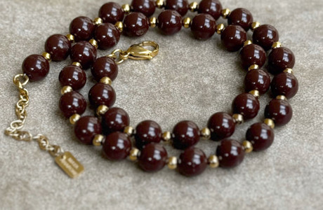 שרשרת חרוזי אקריל שוקולד וזהב או כסוף