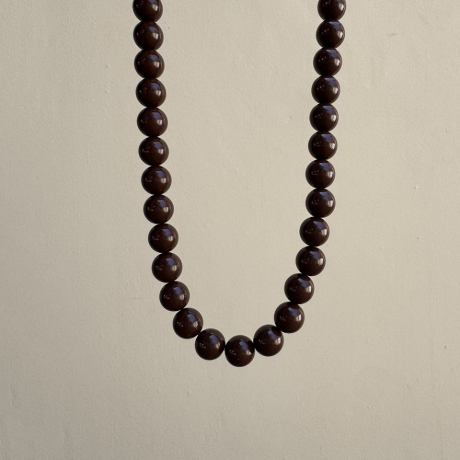 שרשרת חרוזי אקריל שוקולד