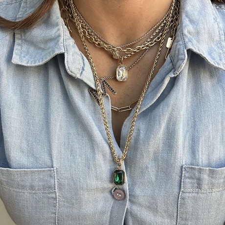 שרשרת קלועה בציפוי זהב תליון מלבני שקוף וירוק