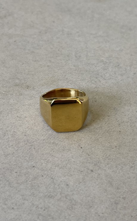 טבעת חותם מרובעת גוון זהב , מאיה אהרוני תכשיטים 