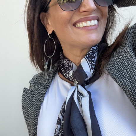 מטפחת טבעת גוון המטפחת שחור לבן הטבעת כסופה