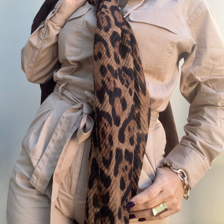 צעיף דק ארוך מנומר בגוונים חומים