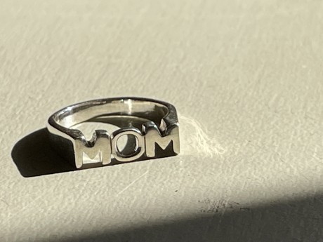 טבעת MOM  כסף , טבעת MOM זהב , טבעת עמידה במים , טבעות מאיה אהרוני תכשיטים 