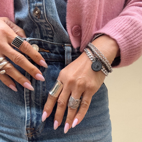 צמיד שכבות נופל מטבע שחור