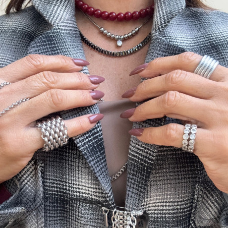 שרשרת זירקונים שחורים מלבניים מושלמת