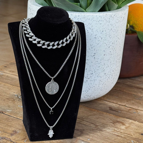 מסדרת לך צוואר סטייל לוהט